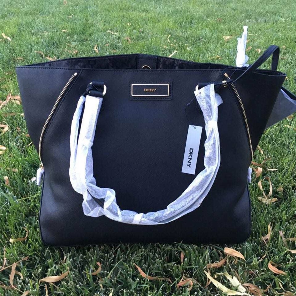 DKNY large black women leather shoulder handbag